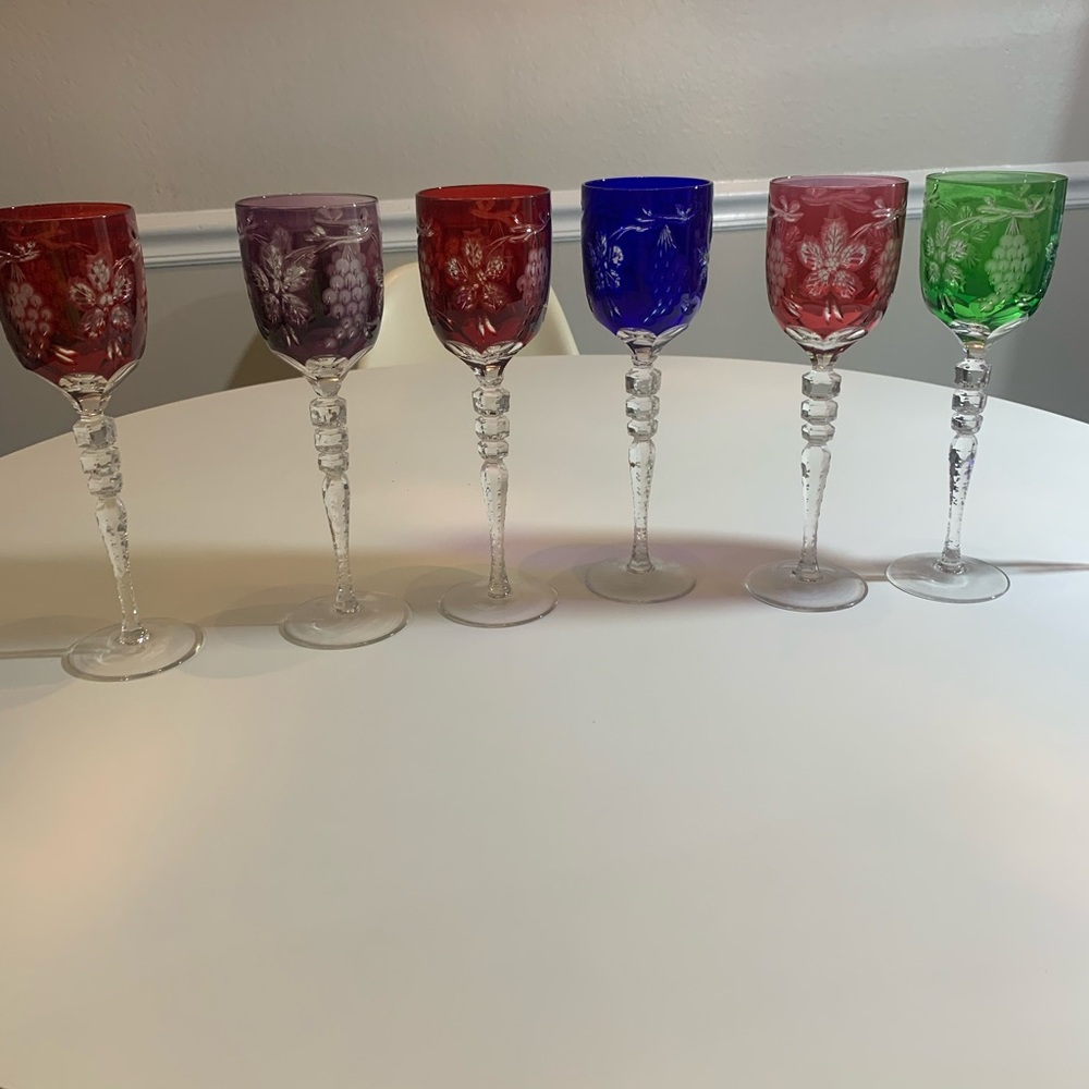 Set of 6 stunning beautiful crystal wine goblets made by AJKA Magda’s Pride.